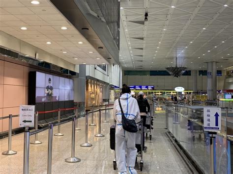 兼顧旅客需求及落實防疫管理 桃園機場開放出境區域餐飲內用 入境維持禁內用加分流管控 今周刊