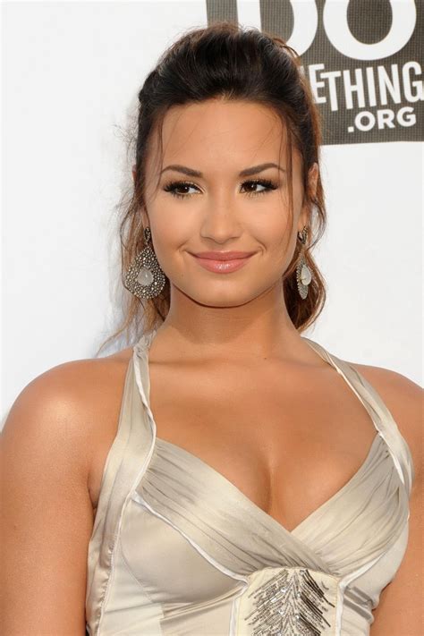 Demi Lovato Showing Huge Cleavage At 2011 Do Something Awards In Hollywood Porn Pictures Xxx