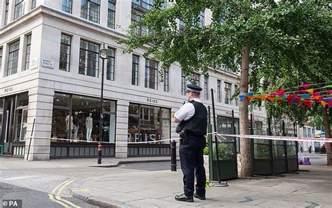 Police Partially Close Oxford Street After Man Is Stabbed In Broad