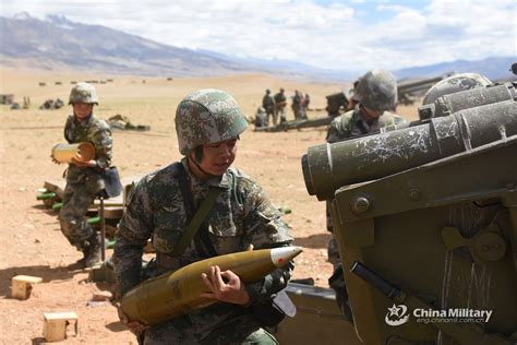 Artillerymen Prepare Towed Howitzer System China Military