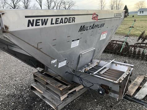 New Leader L G Self Propelled Fertilizer Spreader