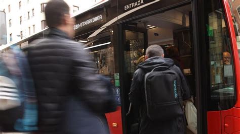 Los trabajadores de Bilbobus y la empresa se reúnen hoy jueves para