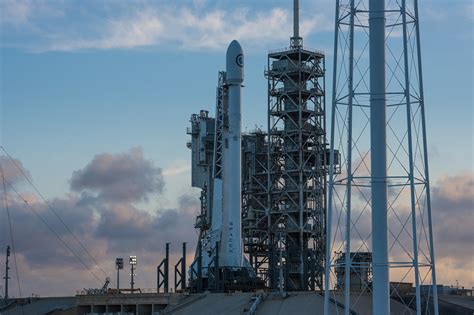 Secret Us Spy Satellite Heading To Low Earth Orbit Spacex Launch