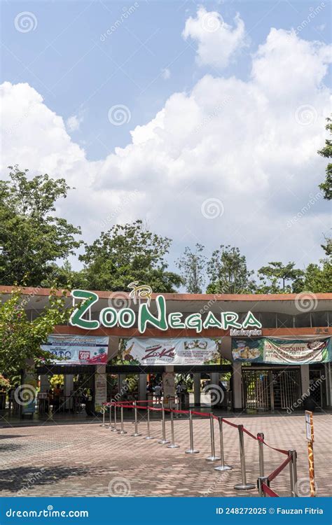 The National Zoo Of Malaysia The Main Gate Entrance To The Zoo