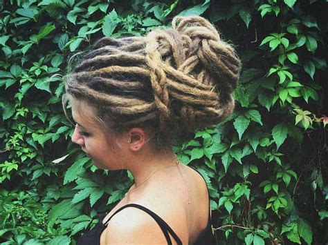 Top Dread Hairstyles For Prom People Are Loving