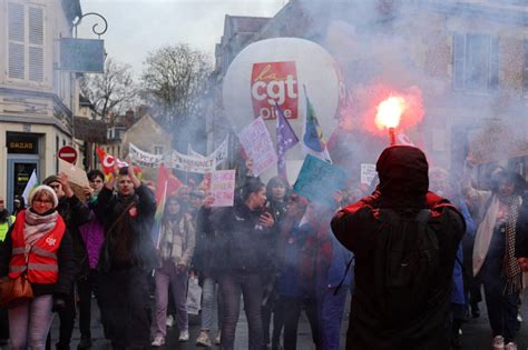 L Gislatives Des Nouvelles Manifestations Contre L Extr Me Droite