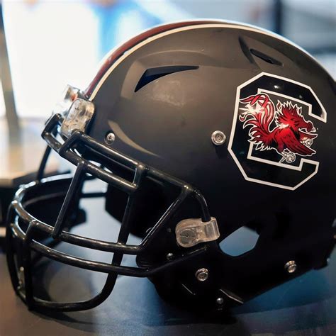 NFL - Iconic South Carolina Quarterback Passes Away at Age 52 Full