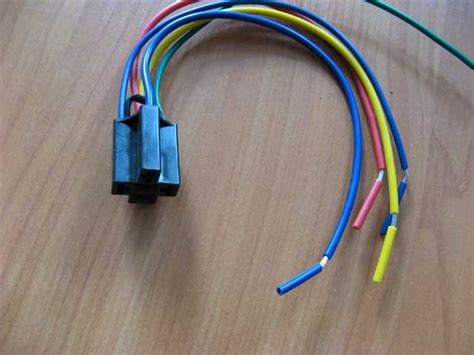 Колодка для Реле 5 Конт./диод — Купить Недорого на Bigl.ua (1732693472)