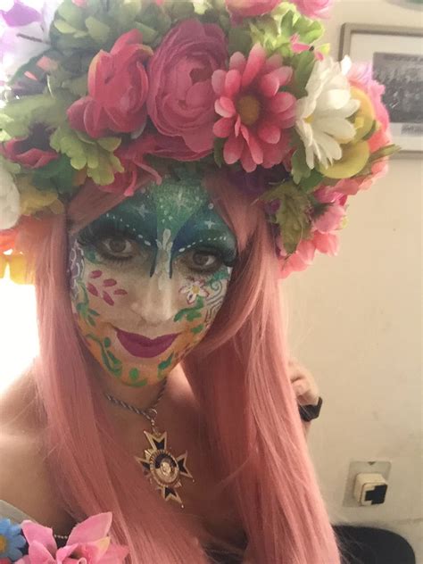 Pin Van The Painted Plume Op Carnival Adult Face Painting Schminken