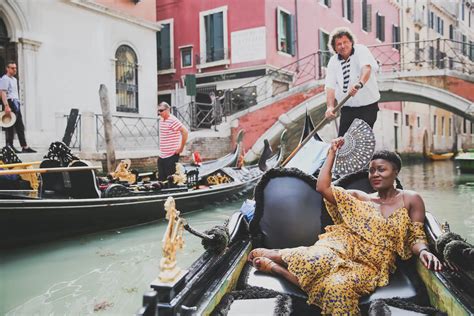 How to Plan a Venice Gondola Ride & Get Amazing Photos | Flytographer