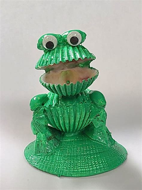 SHELL FROG FIGURINE Darlene S Shells