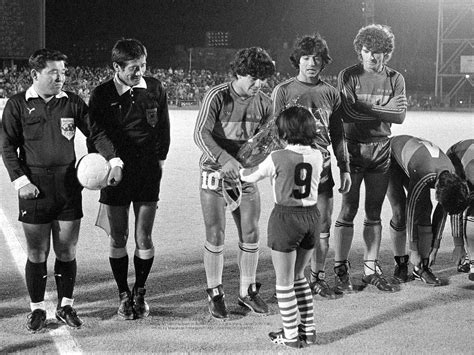 Nuevas Imágenes Del Fotógrafo Japonés Diego Maradona Con Boca En 1982