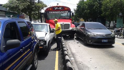 Qu Ntuple Accidente Deja Tres Personas Lesionadas En En Carril Del