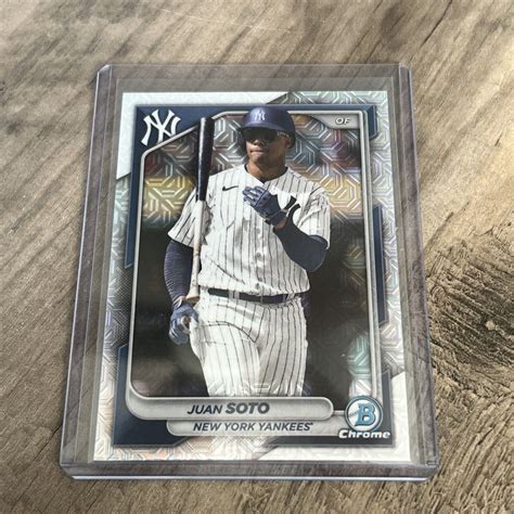 Bowman Chrome Juan Soto Mega Mojo Refractor New York Yankees