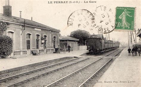 Le Perray en Yvelines Intérieur de la gare Carte postale ancienne