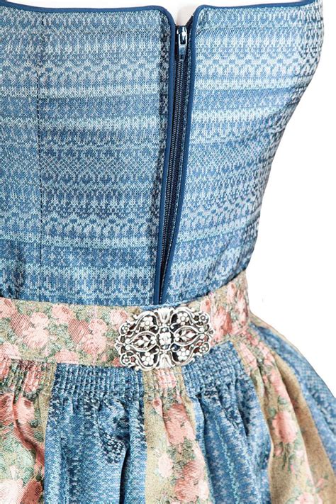 Dirndl Paris Von Sissi Ey In Webstoff Optik Und Malerischer Sch Rze