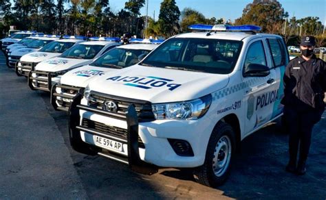 Toyota Hilux y Fiat Cronos los nuevos patrulleros de la policía