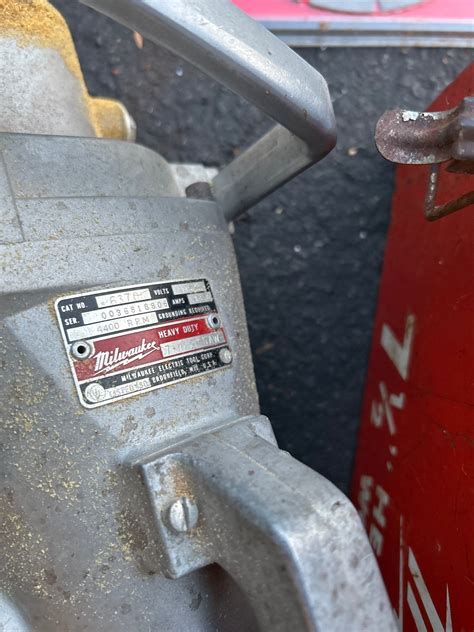 Milwaukee 7 12 Heavy Duty Worm Drive Saw Saw With Blades 4000 Rpm Works Great Very Quite In