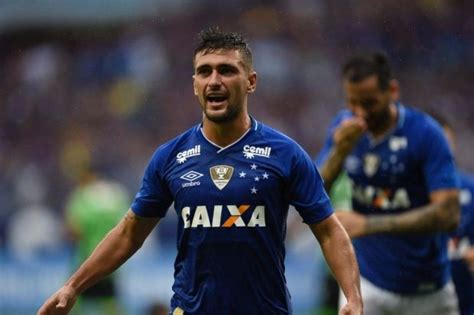 Campeonato Mineiro golaço de Arrascaeta Cruzeiro vence e assume