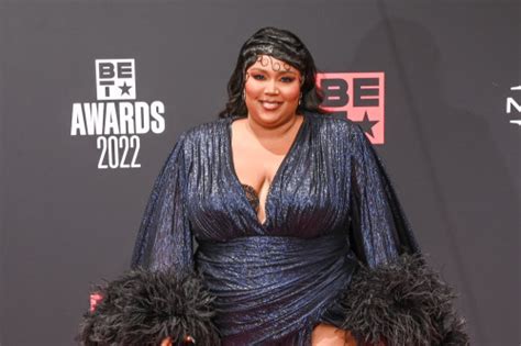 Lizzo Says She Was Addressing Everybody In Her VMA Speech About Body