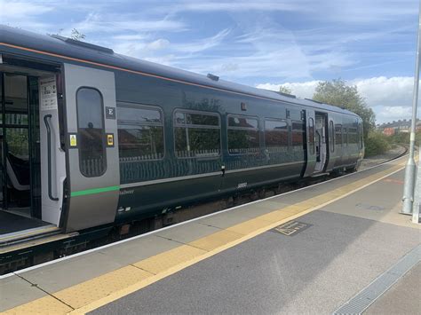 Class 166 at melksham train station : r/trains