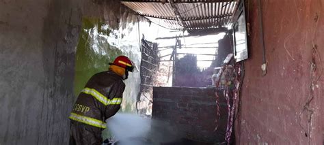 Sullana Incendio Deja Cinco Viviendas Afectadas