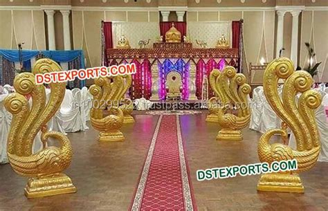 Mughal Theme Wedding Stage Walkway Pillars Grand Stage Walkway For