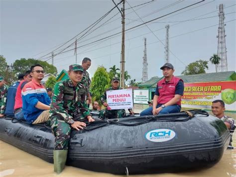 Pertamina Patra Niaga Regional Sumbagut Salurkan Bantuan Korban Banjir