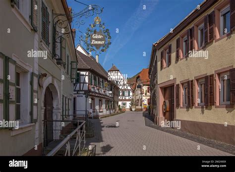 Village Street In The Wine Village Of St Martin Suedliche Weinstrasse