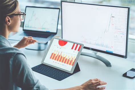 Charg E Charg D Tudes M Tier Salaire Formation Hellowork