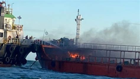 Kapal Pengangkut Ribu Ton Pertalite Terbakar Di Perairan Taboneo Kalsel