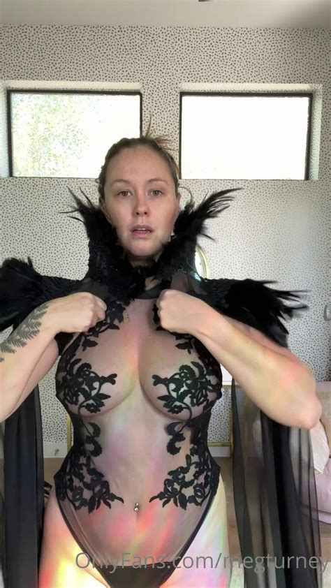 Meg Turney Nude Evil Queen Try On Onlyfans Video Leaked Lewd Influencers