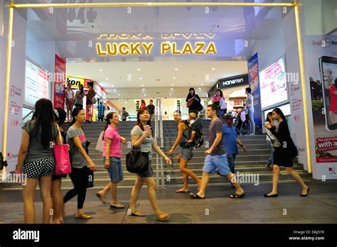 Lucky Plaza Orchard Road Singapore Stock Photo Alamy