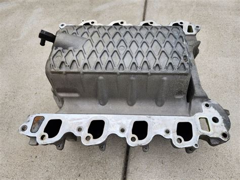 2001 2004 Svt Lightning Lower Intake Manifold And Midplate 02 03 Harley