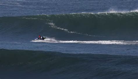 Watch Ben Gravys First Time Tow Surfing I Am Terrified The Inertia