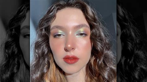 Naked Disco Eye Makeup Will Give You A Sparkly Yet Subtle Look For