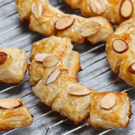 Almond Bear Claw Recipe (Easy Almond Bear Claw Donut) - IzzyCooking