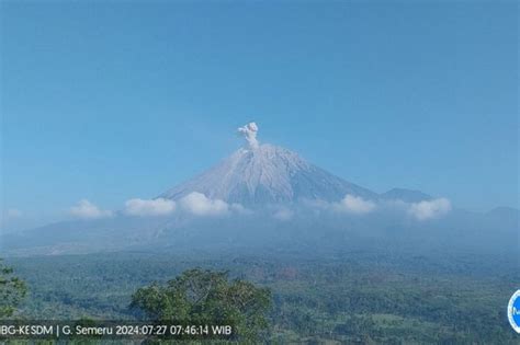 Gunung Semeru Erupsi Lagi Dengan Letusan Setinggi Meter