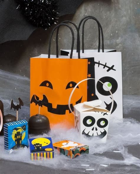 55 Easy Diy Halloween Decorations That Are Wickedly Creative Easy Diy