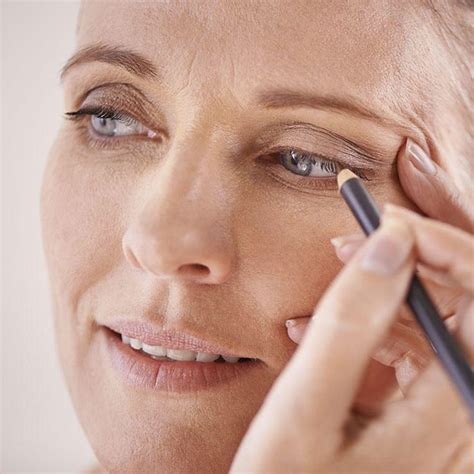 Discover The Art Of Makeup A 1 Point Perspective For Older Women