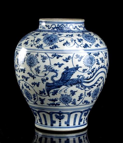 Vaso In Porcellana Bianco E Blu Asta Arte Asiatica E Tribale