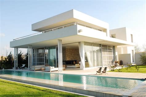 Exterior Modern White Agua House with pool | Interior Design Ideas