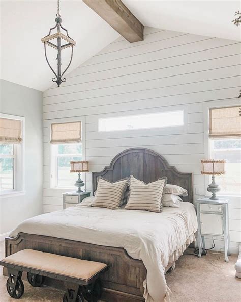 19 Modern Farmhouse Bedroom Decor Ideas
