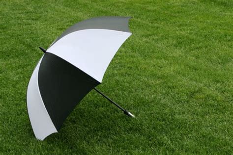 What Is a Golf Umbrella? (Differences, Tips, Benefits)