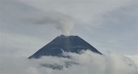 20 Gunung Di Indonesia Dengan Pemandangan Yang Menawan Anak Gunung