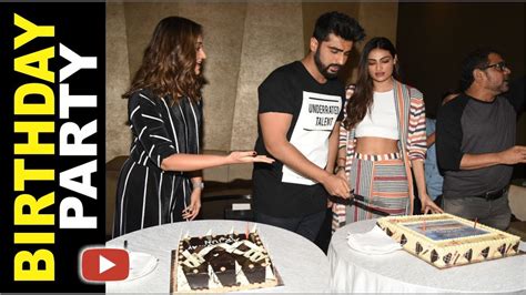 Arjun Kapoor Begins Birthday Celebrations With Mubarakan Team Youtube