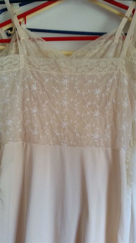 Vintage Full Slip Ivory Embroidered Leaves Lace Gem