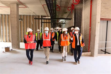 En Im Genes Lamb N Visita Las Obras Del Futuro Hospital De Teruel