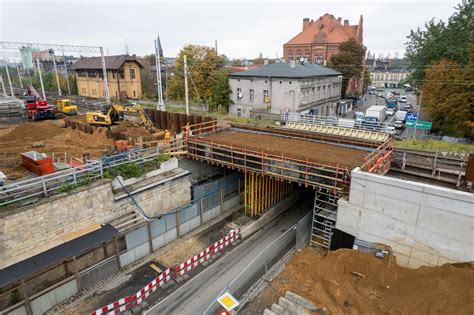 Przebudowa Wiaduktu Kolejowego Nad Ul Lwowsk Plk Towary Na Tory