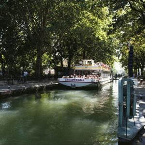 Canal Saint Martin Paris river cruise